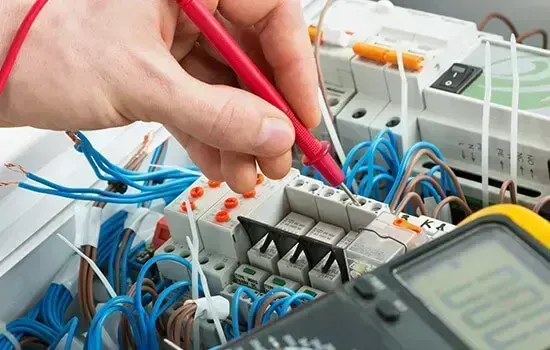 Professional electrician in Highbury